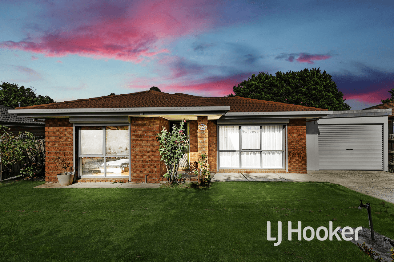 15 Branton Drive, HAMPTON PARK, VIC 3976