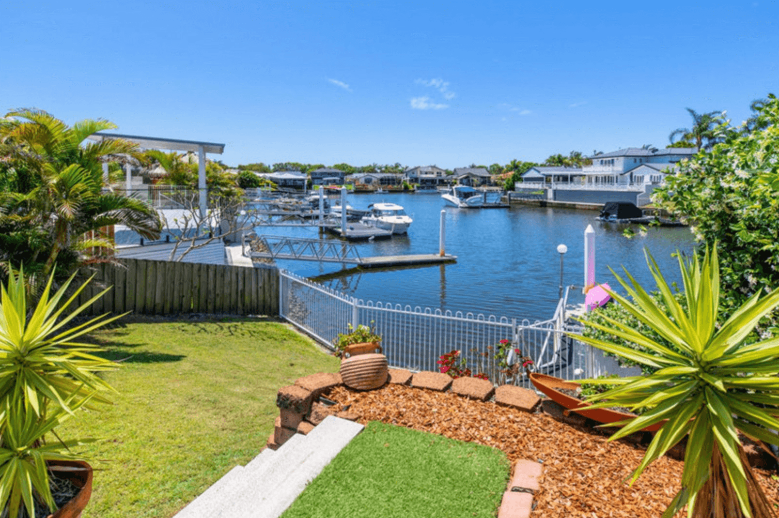 2 Smugglers Place, RUNAWAY BAY, QLD 4216