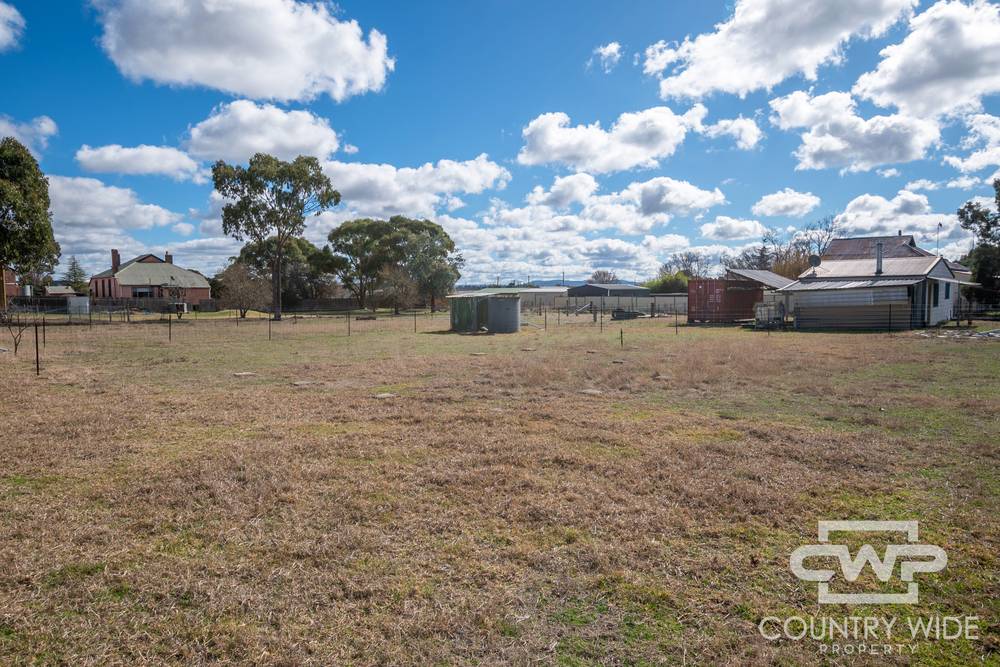 18 Young Street, DEEPWATER, NSW 2371