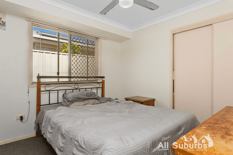 8 Julie Street, CRESTMEAD, QLD 4132