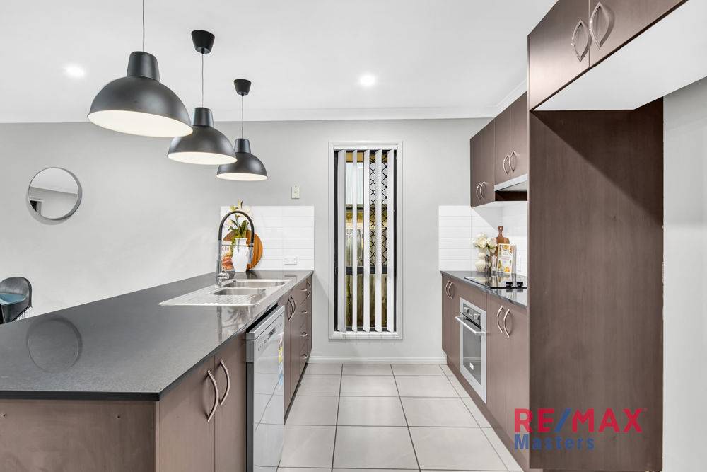 33 Aster Place, CALAMVALE, QLD 4116