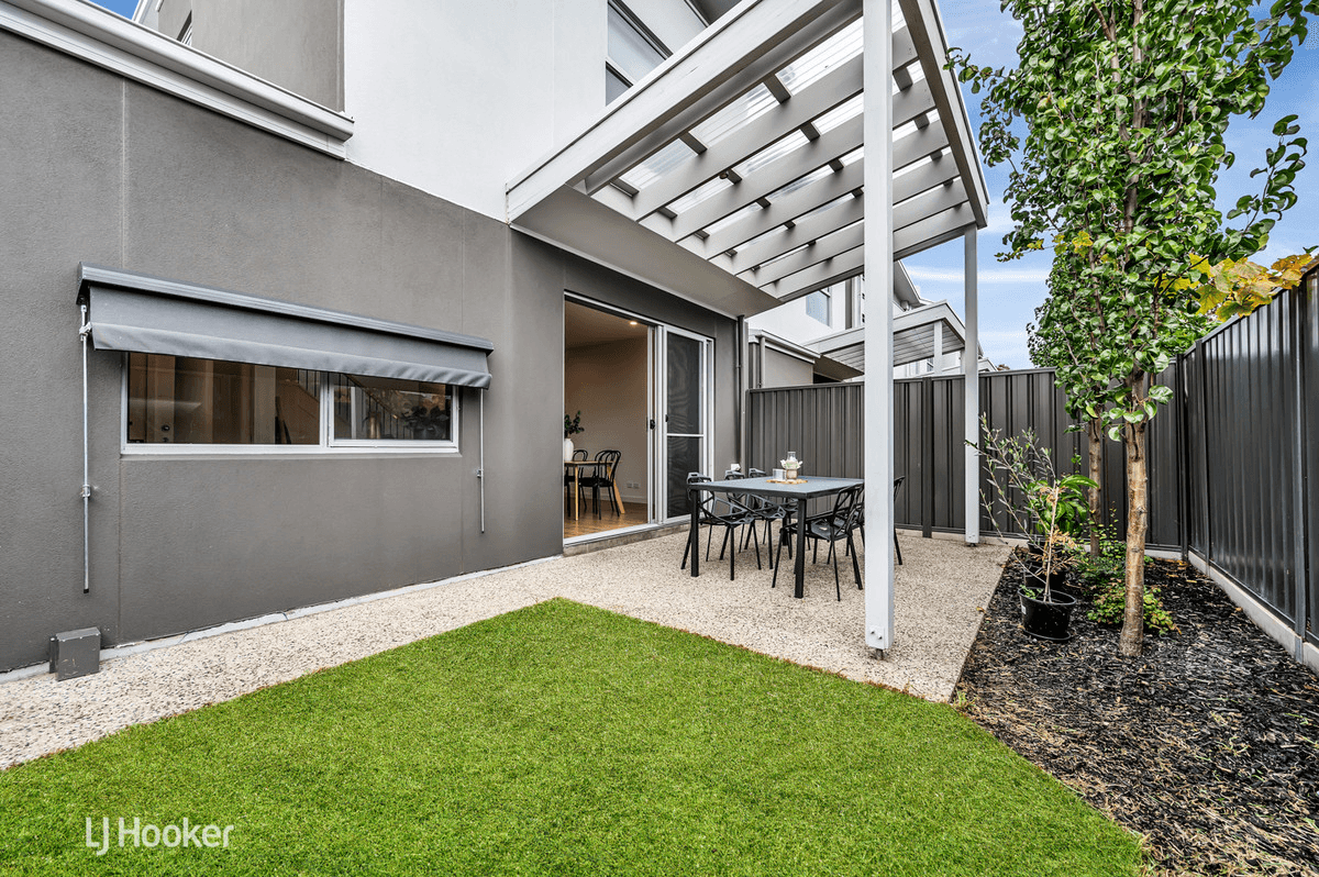 1A Douglas Grove, GLENELG NORTH, SA 5045