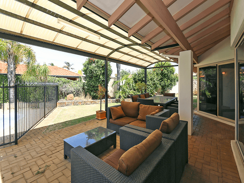 4 Royce Grove, BOORAGOON, WA 6154