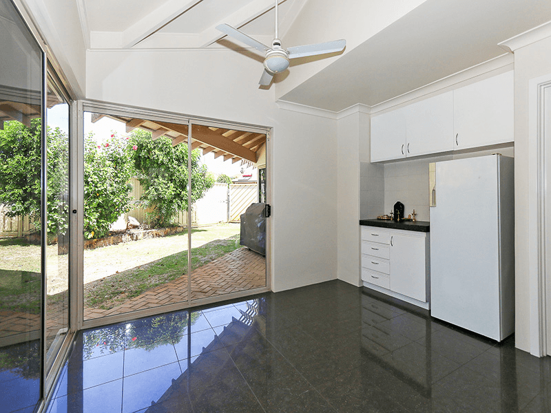 4 Royce Grove, BOORAGOON, WA 6154