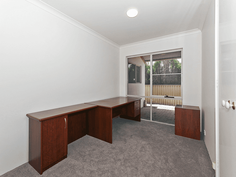 4 Royce Grove, BOORAGOON, WA 6154