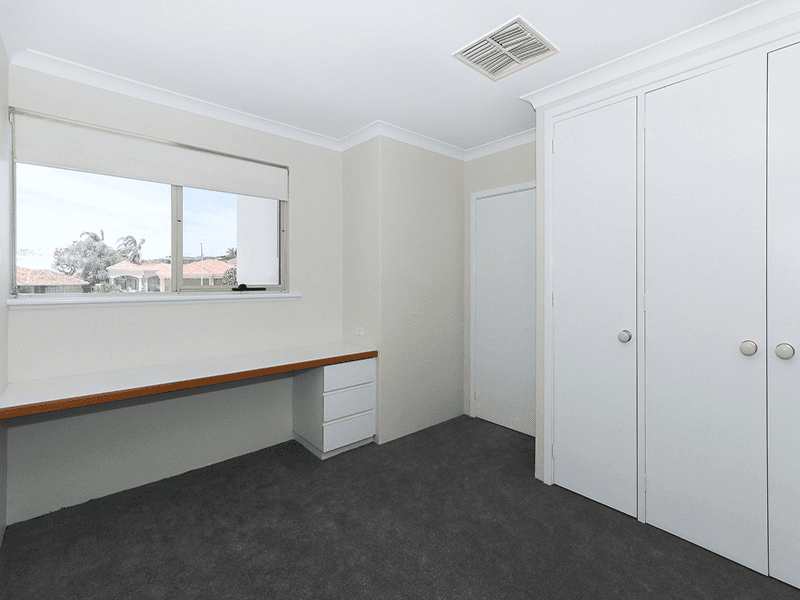 4 Royce Grove, BOORAGOON, WA 6154