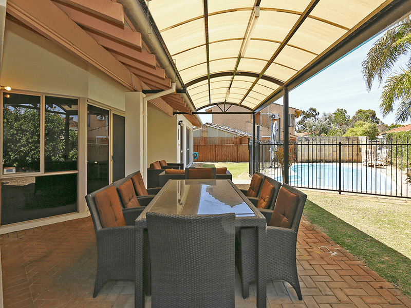 4 Royce Grove, BOORAGOON, WA 6154