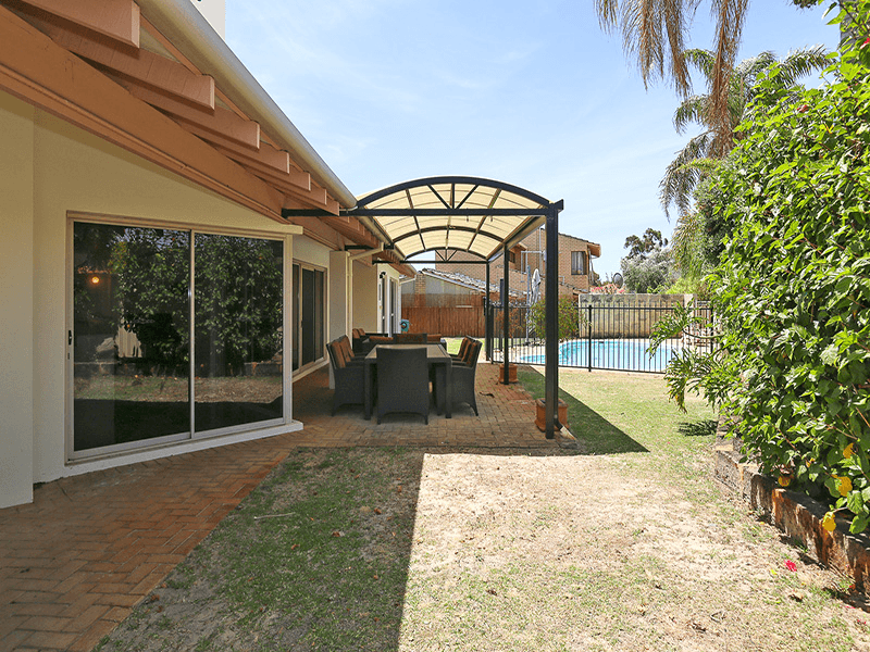 4 Royce Grove, BOORAGOON, WA 6154