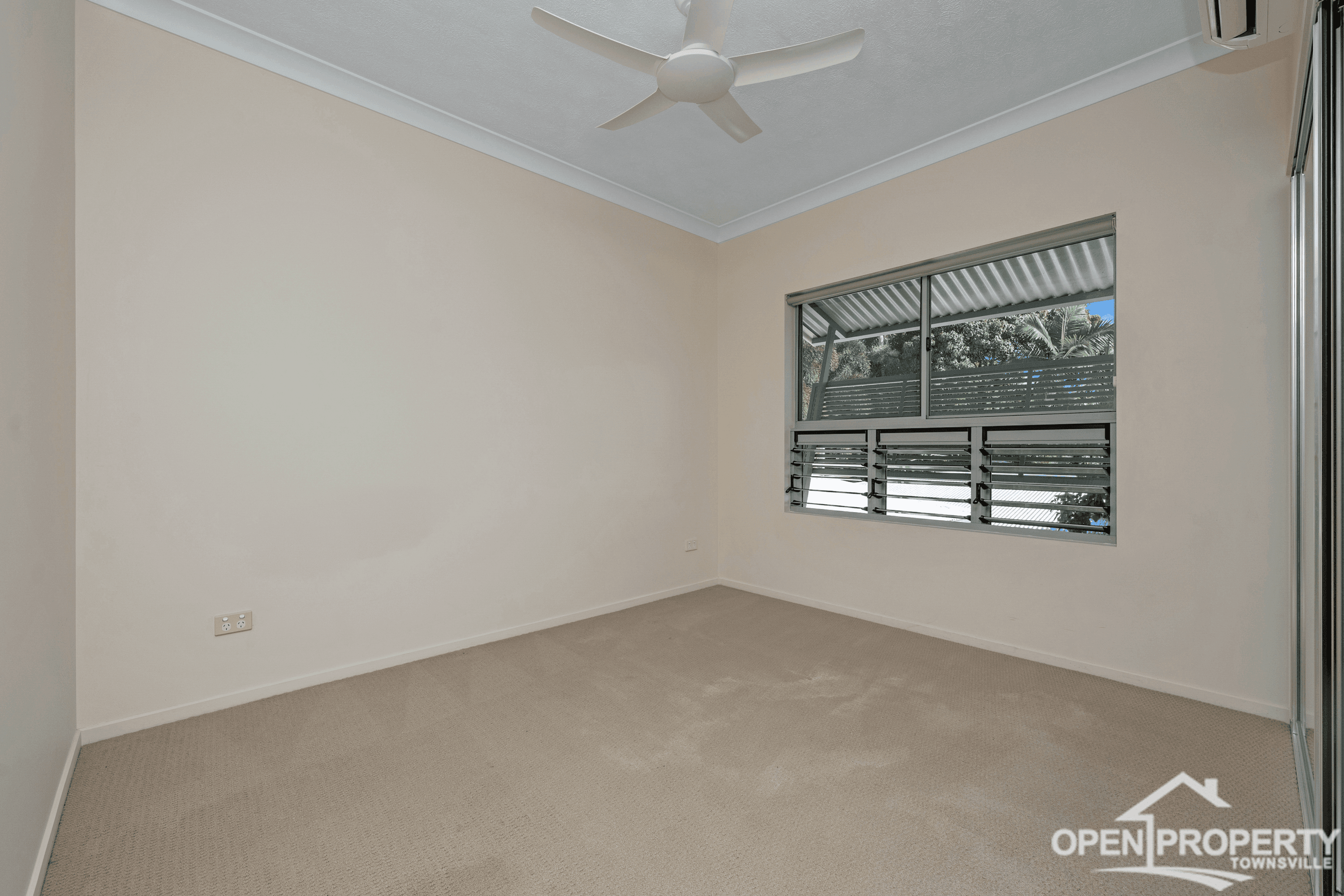 Unit 2/11 Crauford St, West End, QLD 4810