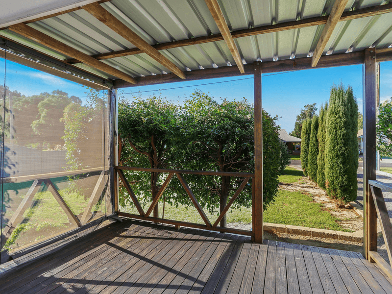 4 Merriedale Crescent, HARVEY, WA 6220