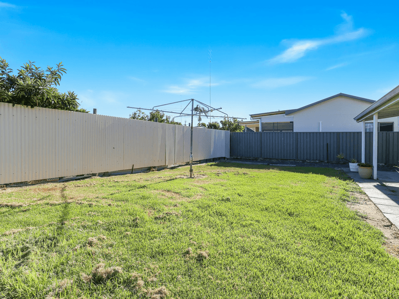 4 Merriedale Crescent, HARVEY, WA 6220