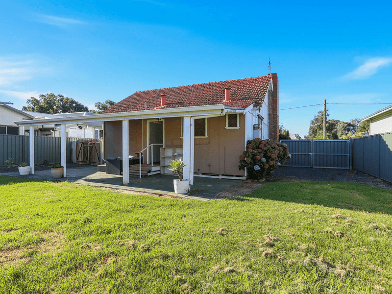 4 Merriedale Crescent, HARVEY, WA 6220