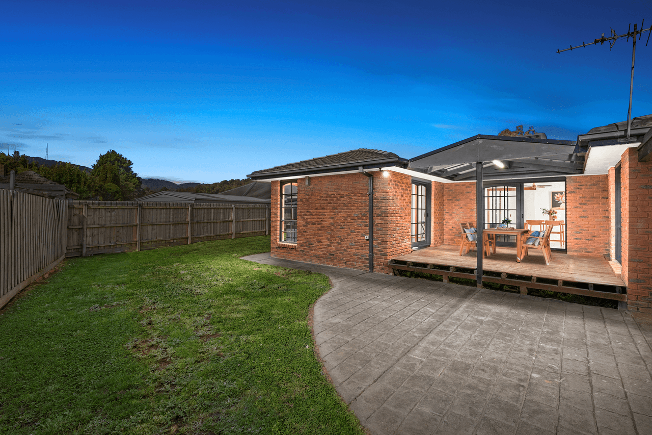 27 Avington Crescent, BORONIA, VIC 3155