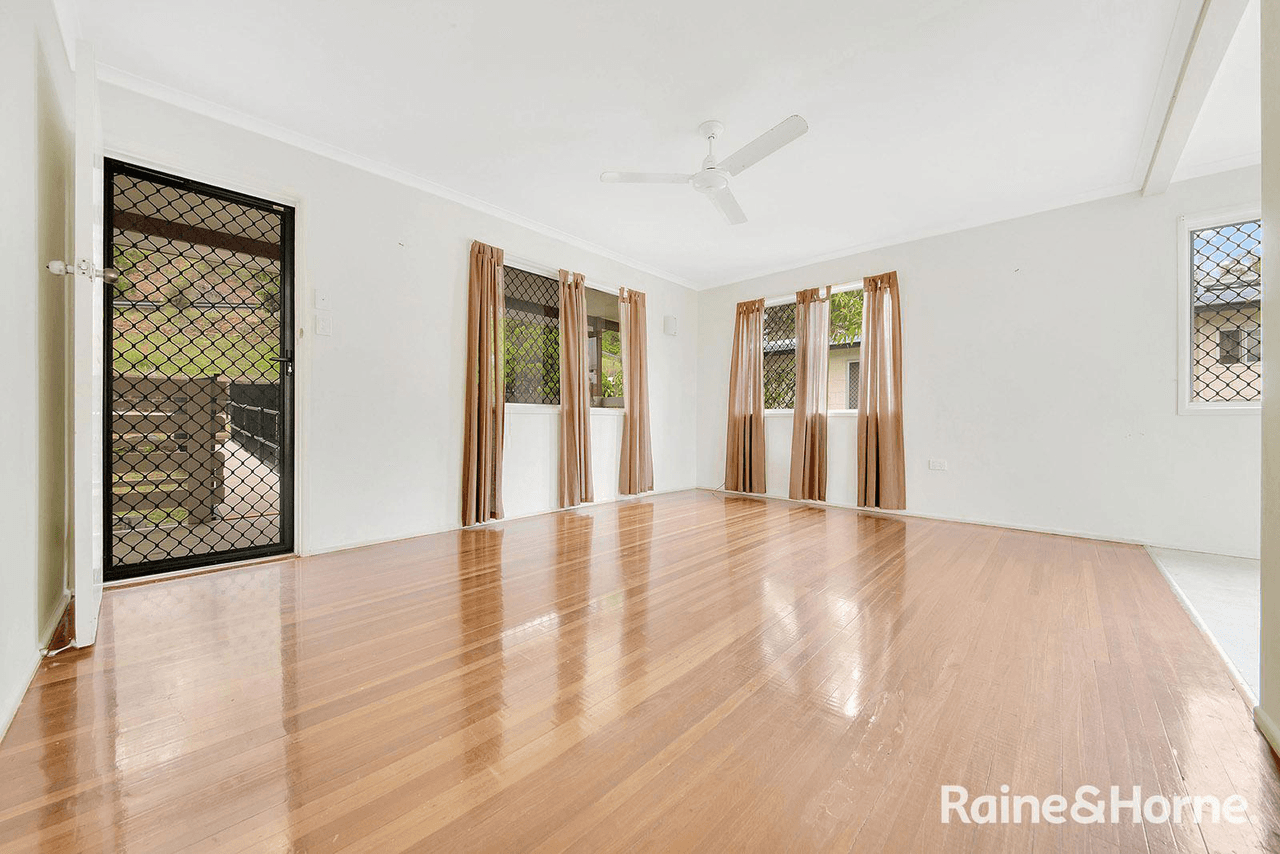 23 Pine Avenue, WEST GLADSTONE, QLD 4680