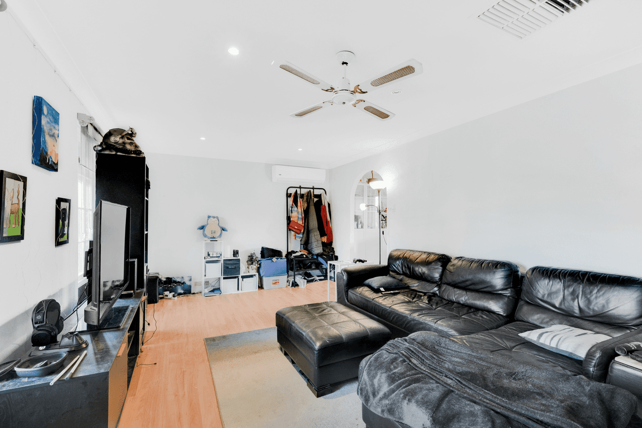 1 Dienelt Drive, PARA HILLS WEST, SA 5096