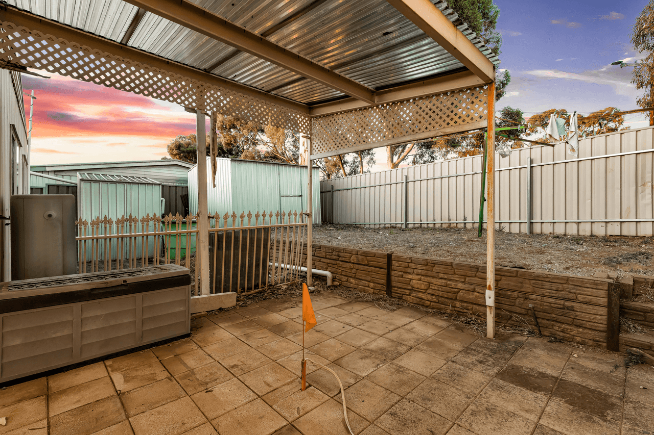 1 Dienelt Drive, PARA HILLS WEST, SA 5096