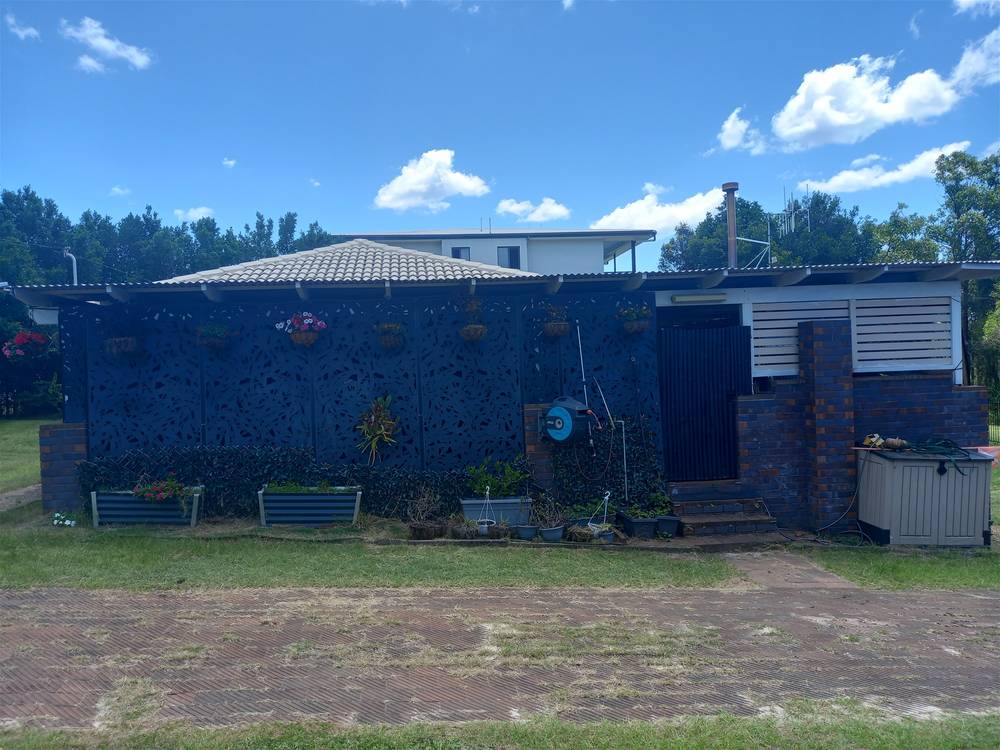 8 Carlo Road, RAINBOW BEACH, QLD 4581