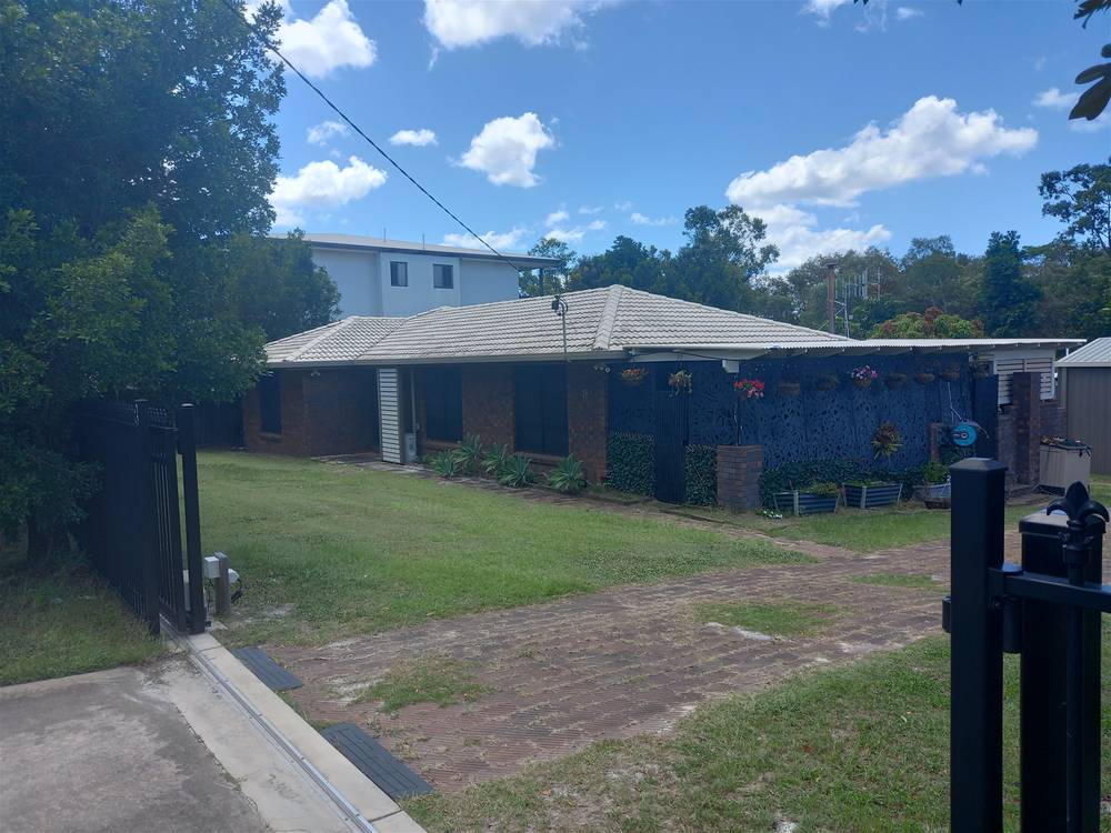 8 Carlo Road, RAINBOW BEACH, QLD 4581