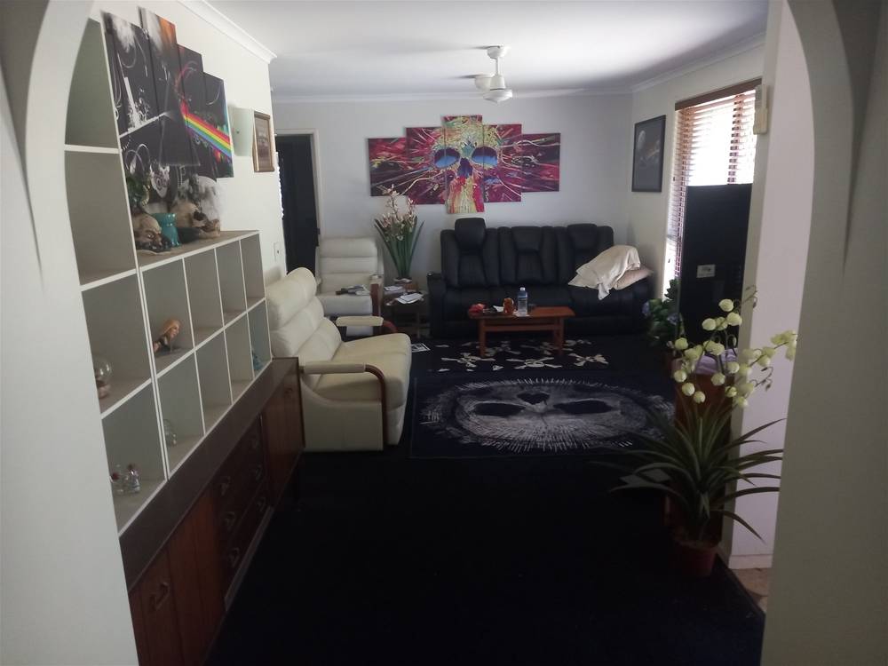 8 Carlo Road, RAINBOW BEACH, QLD 4581