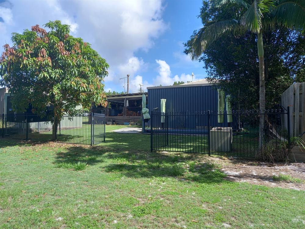 8 Carlo Road, RAINBOW BEACH, QLD 4581