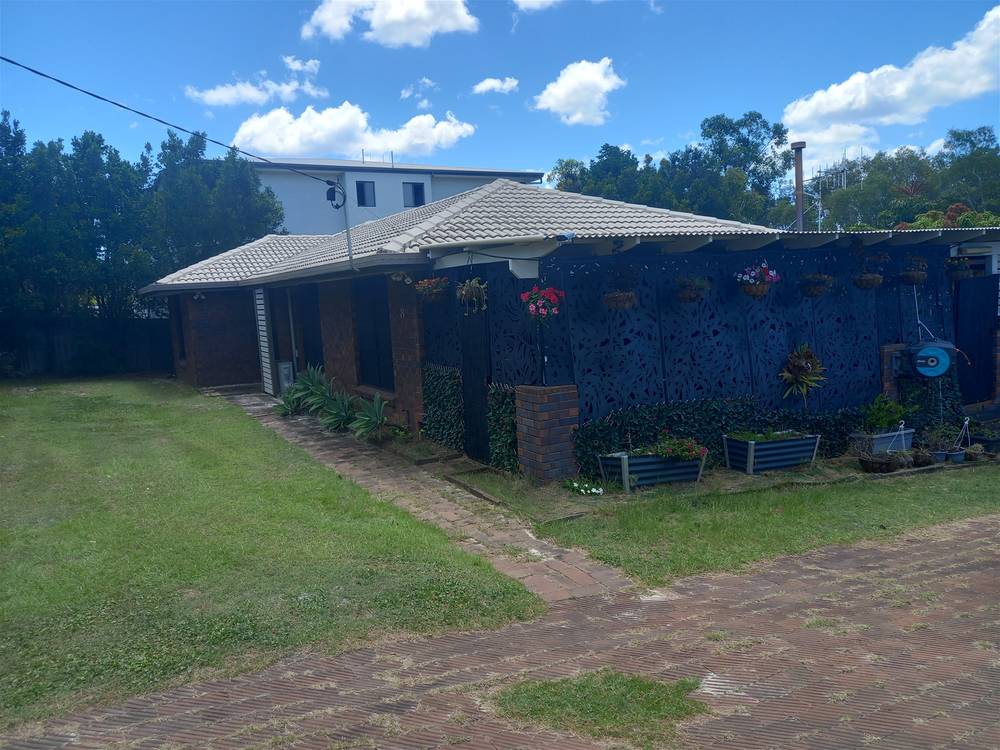 8 Carlo Road, RAINBOW BEACH, QLD 4581