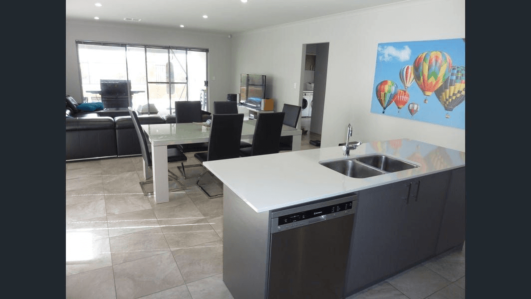 20 Pardillo Way, CAVERSHAM, WA 6055