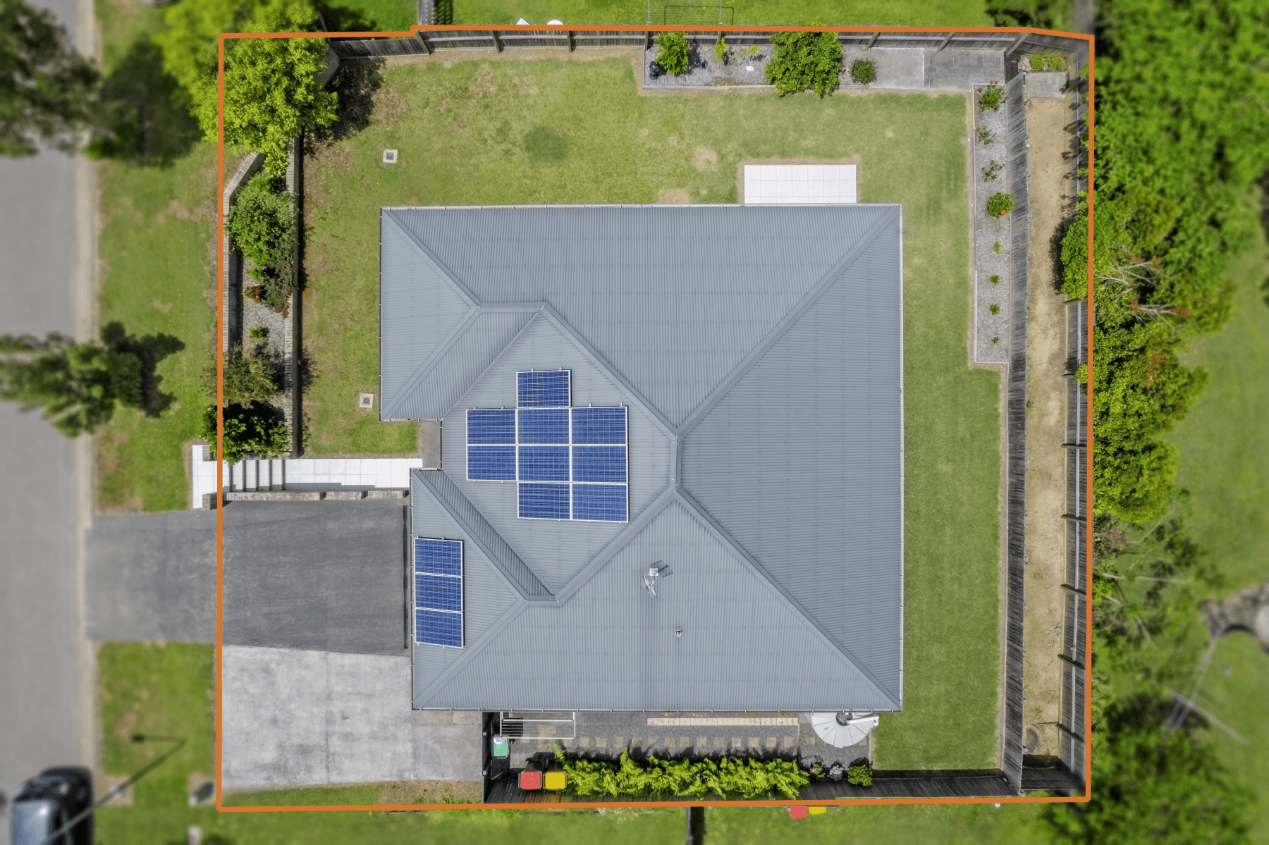 11 Lloyd Street, BEERWAH, QLD 4519