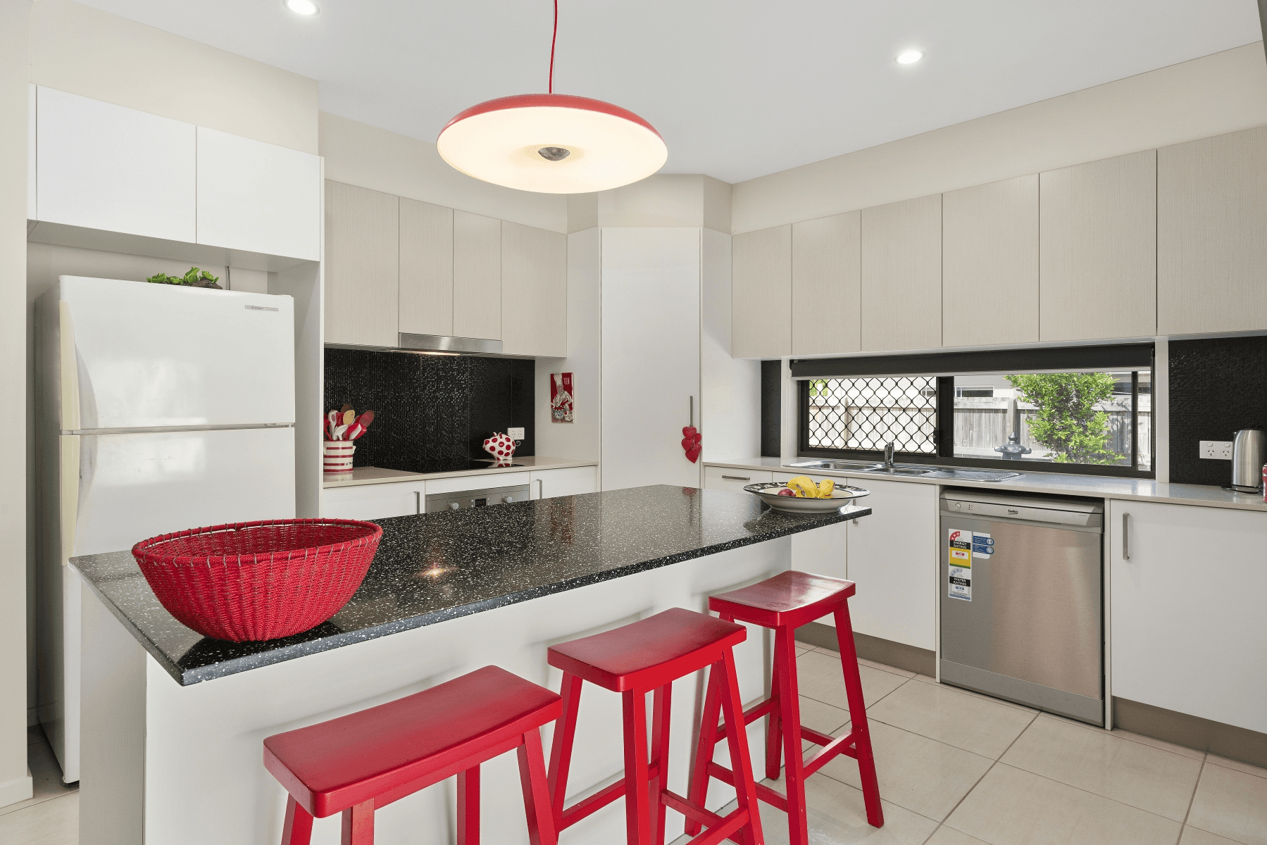 11 Lloyd Street, BEERWAH, QLD 4519