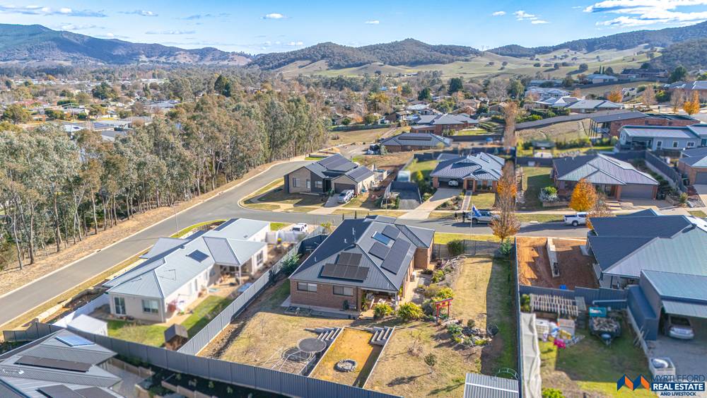 4 Sanderson Rise, MYRTLEFORD, VIC 3737