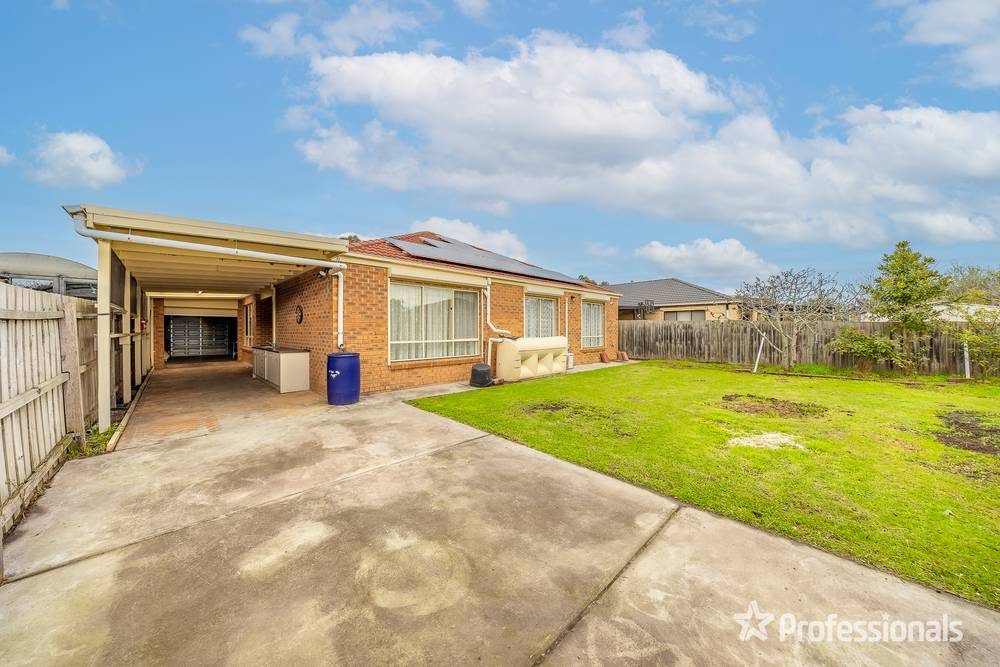 18 Astley Wynd, LYNBROOK, VIC 3975