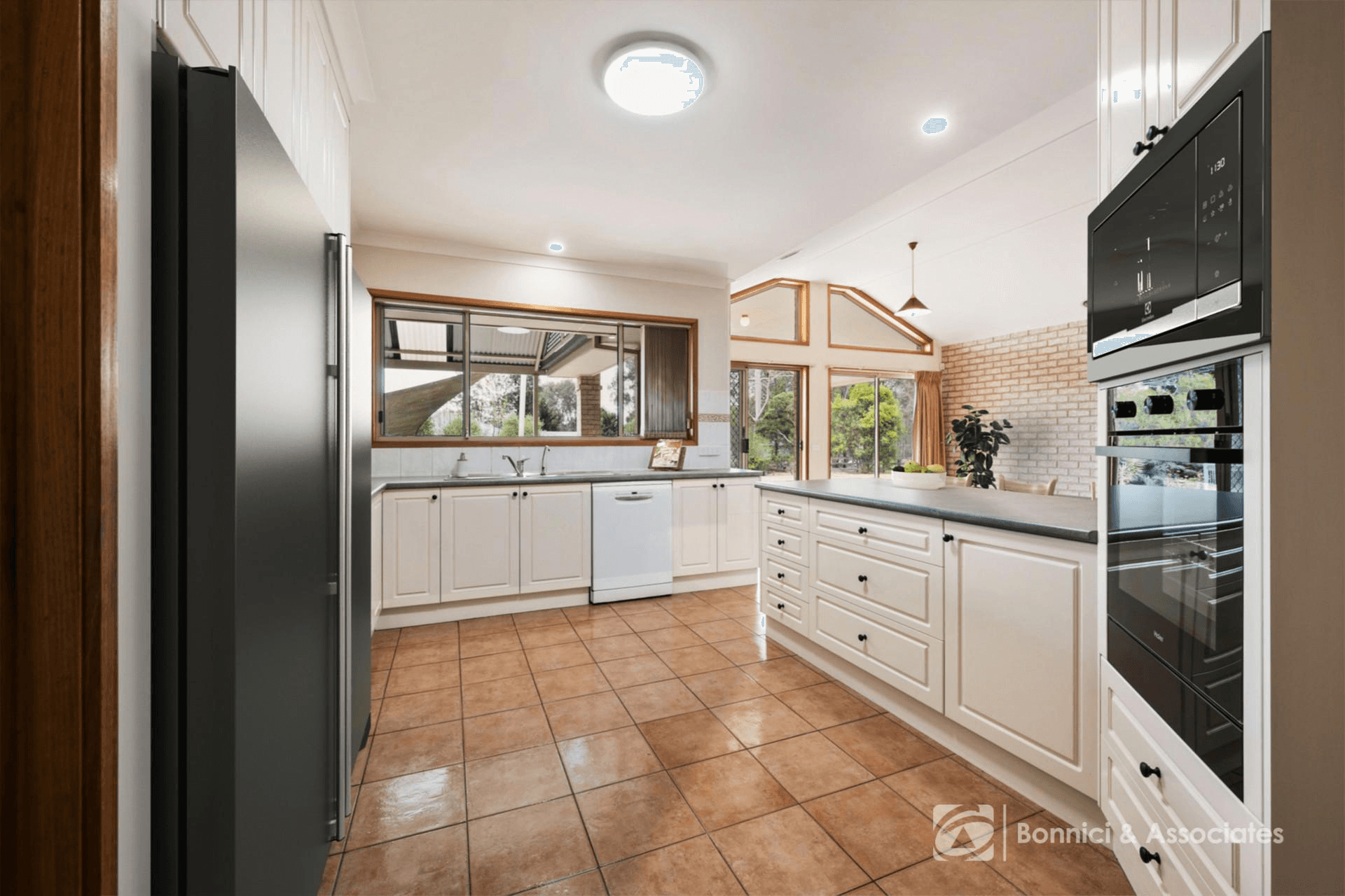 5 Innisfree Drive, West Wodonga, VIC 3690