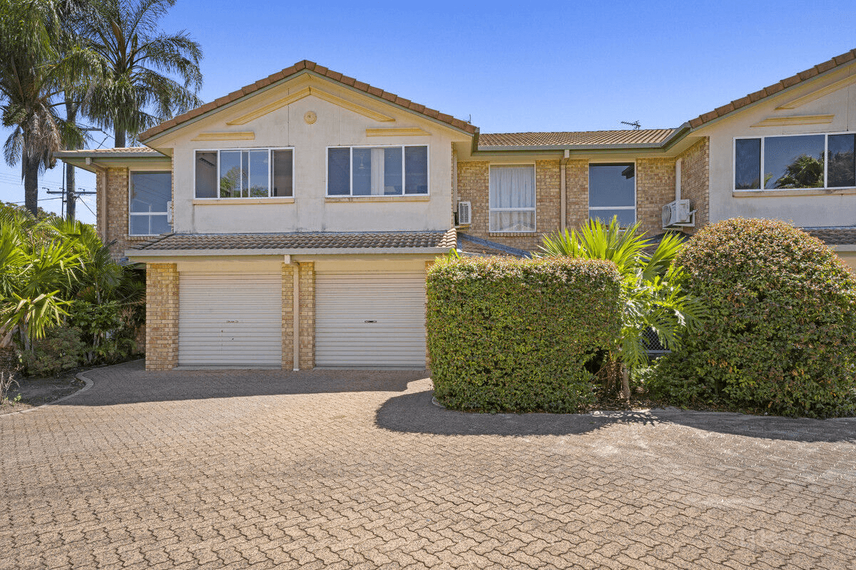 2/6 Harley Street, LABRADOR, QLD 4215