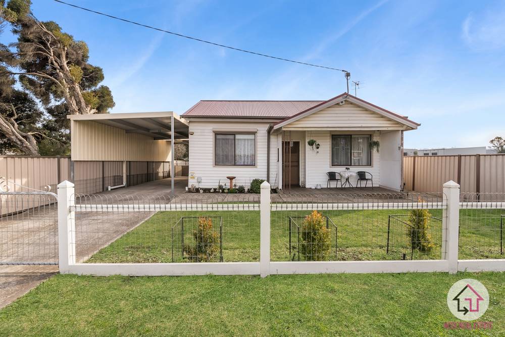 13 station street, WALLAN, VIC 3756
