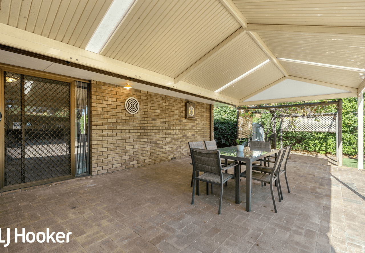 6 Rae Place, LEEMING, WA 6149