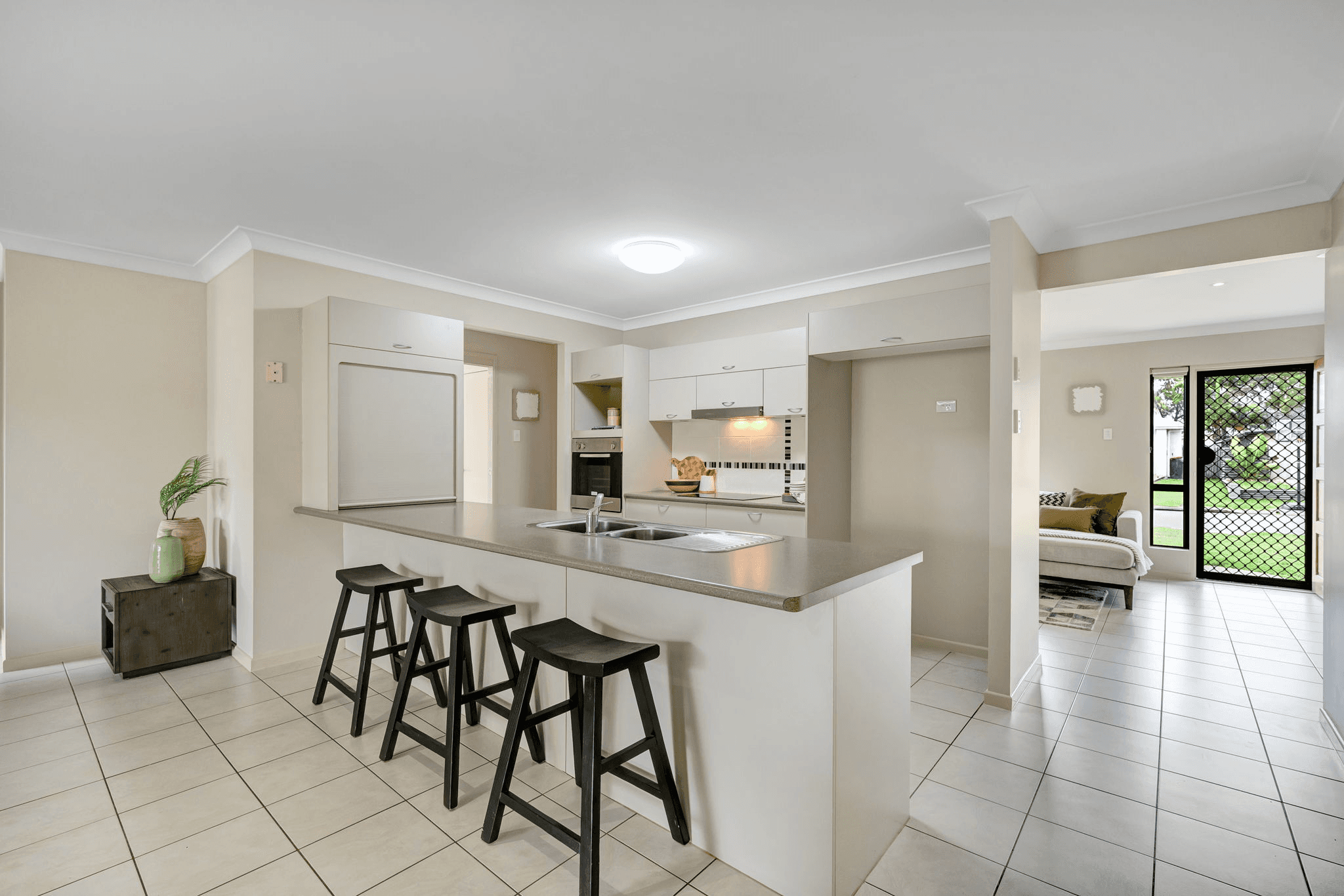 1 Ludlow Court, MOUNT LOW, QLD 4818