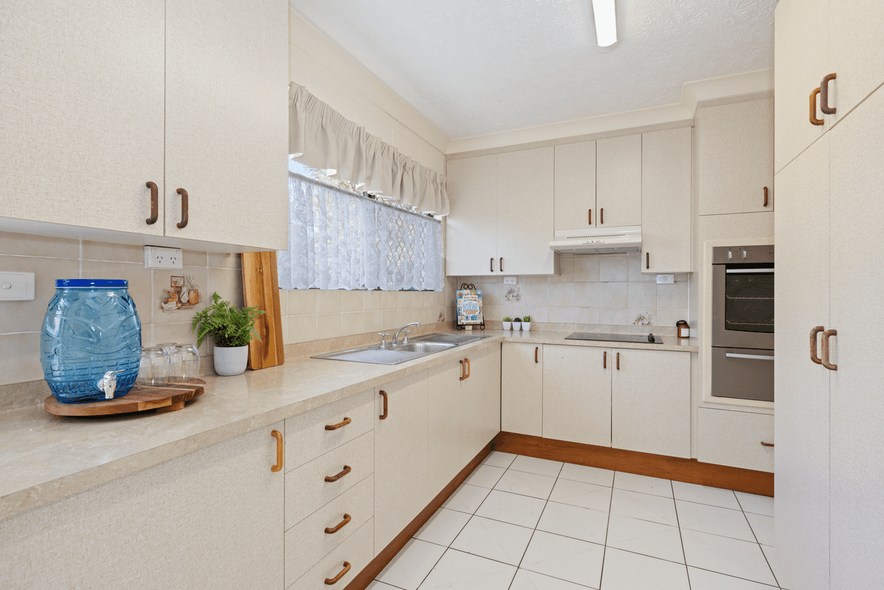 2 Corella Crescent, MOUNT LOUISA, QLD 4814