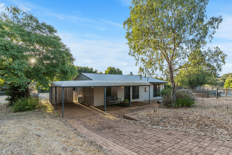 35 John Farrant Drive, GOOSEBERRY HILL, WA 6076