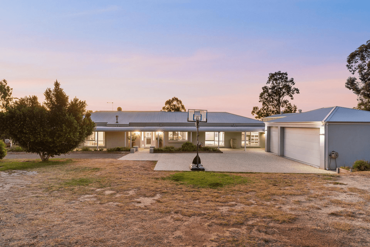 35 John Farrant Drive, GOOSEBERRY HILL, WA 6076