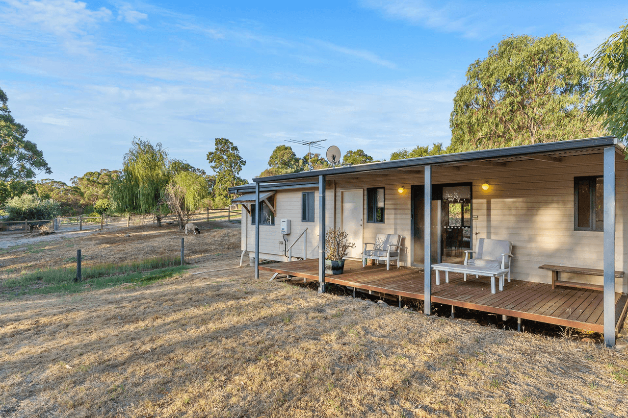 35 John Farrant Drive, GOOSEBERRY HILL, WA 6076