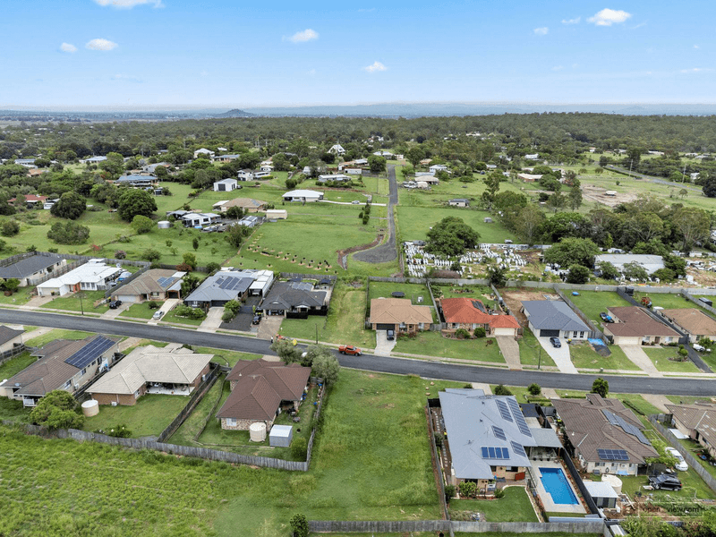 29 Honeyeater Place, LOWOOD, QLD 4311