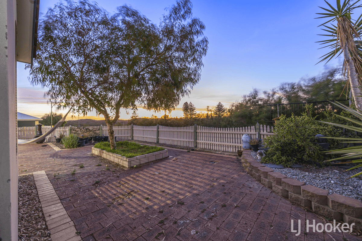 12 Ashmore Avenue, TWO ROCKS, WA 6037