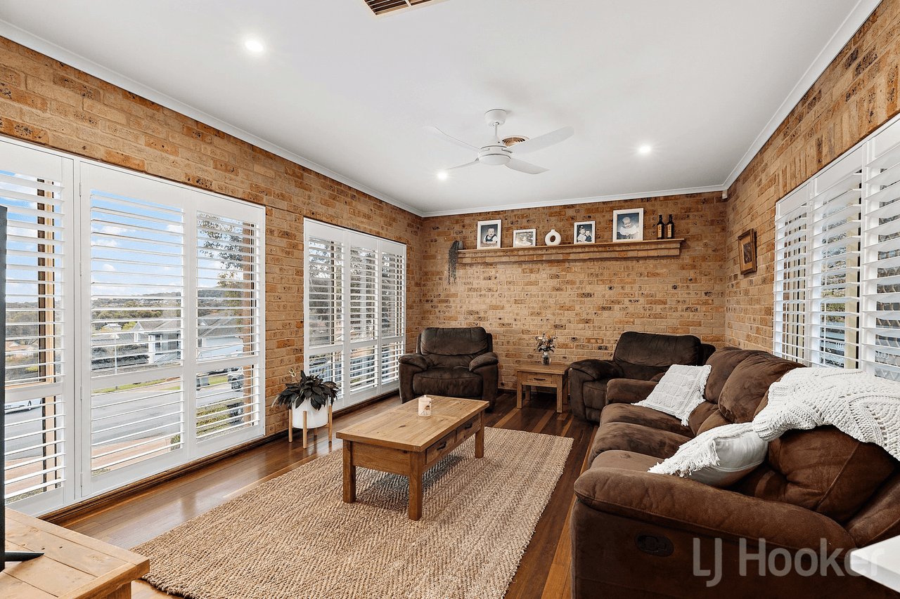 8 Olive Place, JERRABOMBERRA, NSW 2619