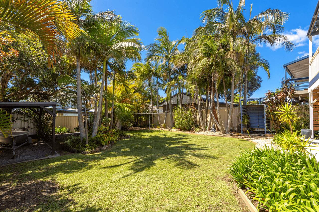 6 Emerald Drive, DIAMOND BEACH, NSW 2430