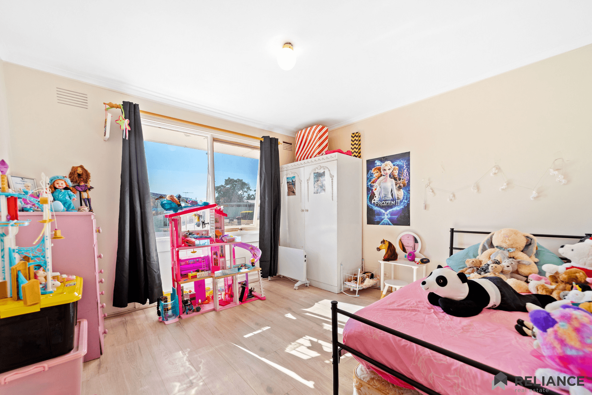 8 Nirvana Place, Melton West, VIC 3337