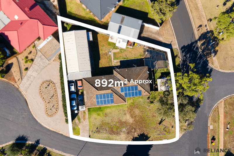 8 Nirvana Place, Melton West, VIC 3337