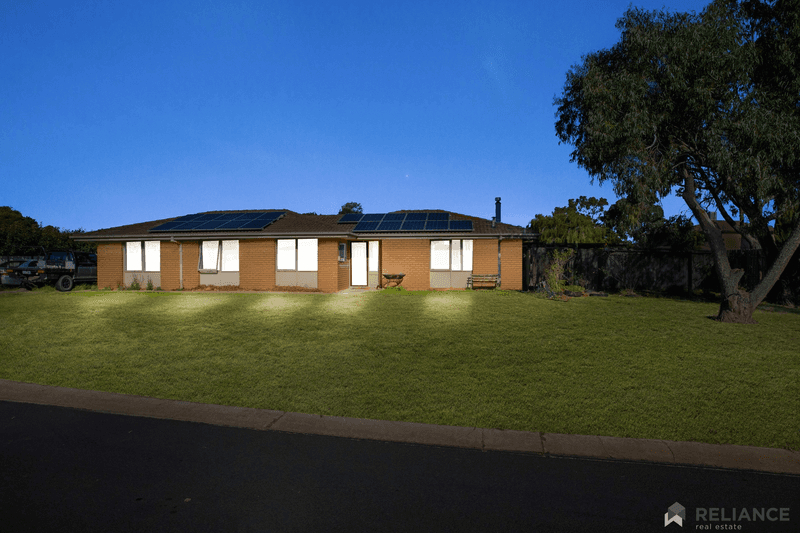 8 Nirvana Place, Melton West, VIC 3337