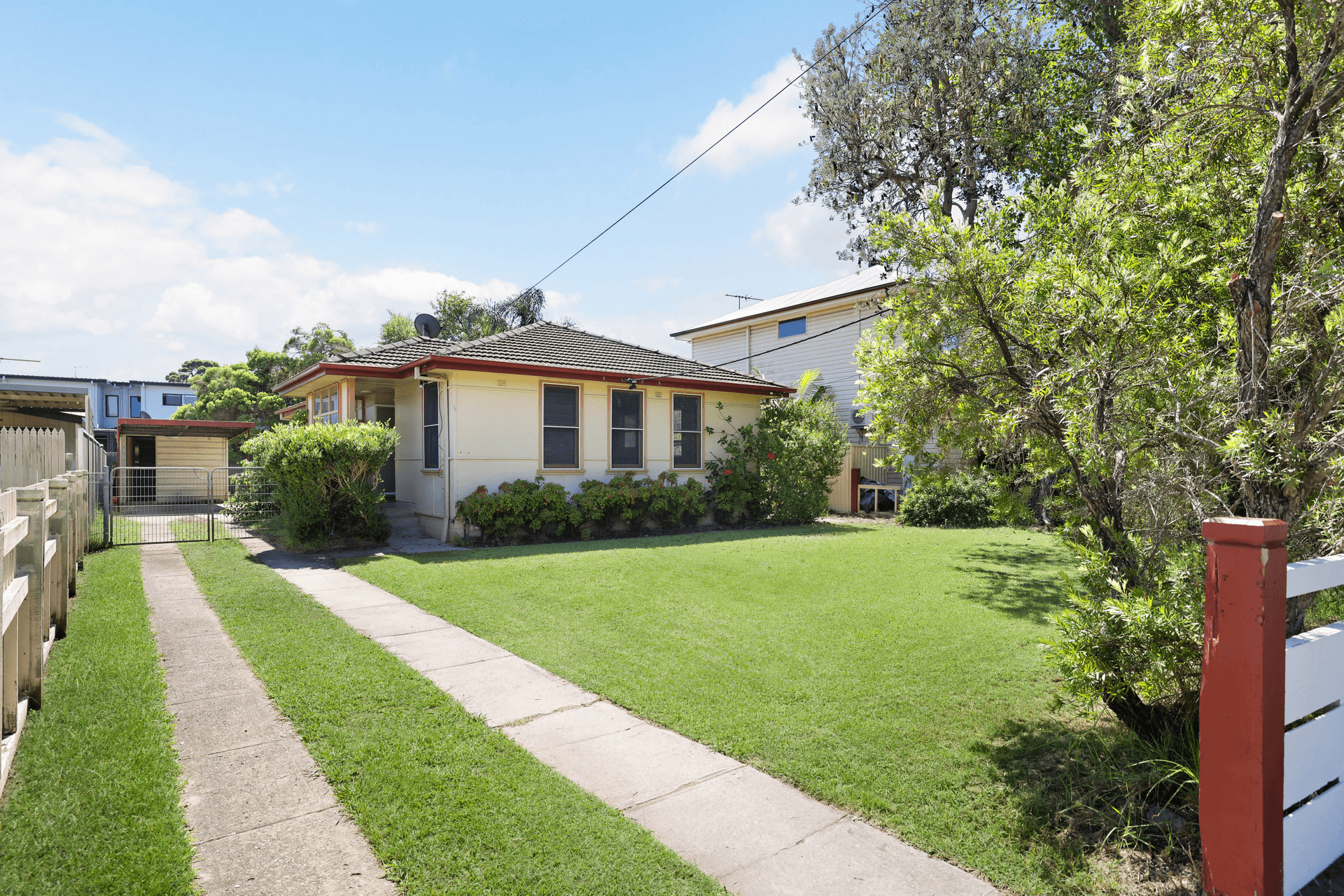 9 Sanananda Road, Holsworthy, NSW 2173