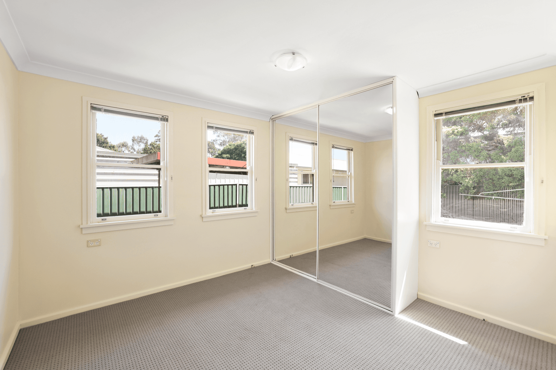 9 Sanananda Road, Holsworthy, NSW 2173