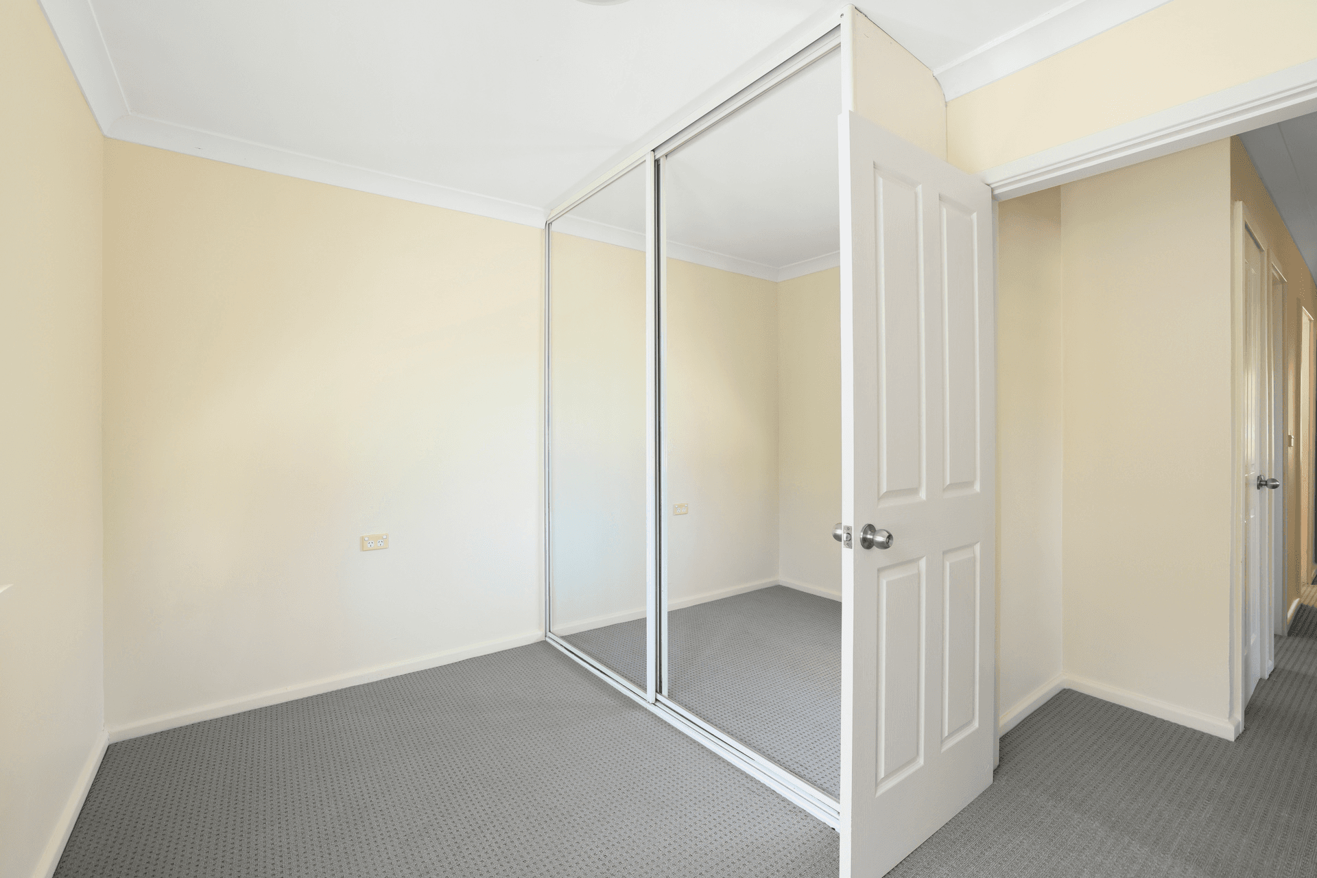 9 Sanananda Road, Holsworthy, NSW 2173