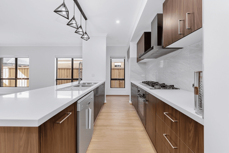 19 Bonza Circuit, CLYDE NORTH, VIC 3978